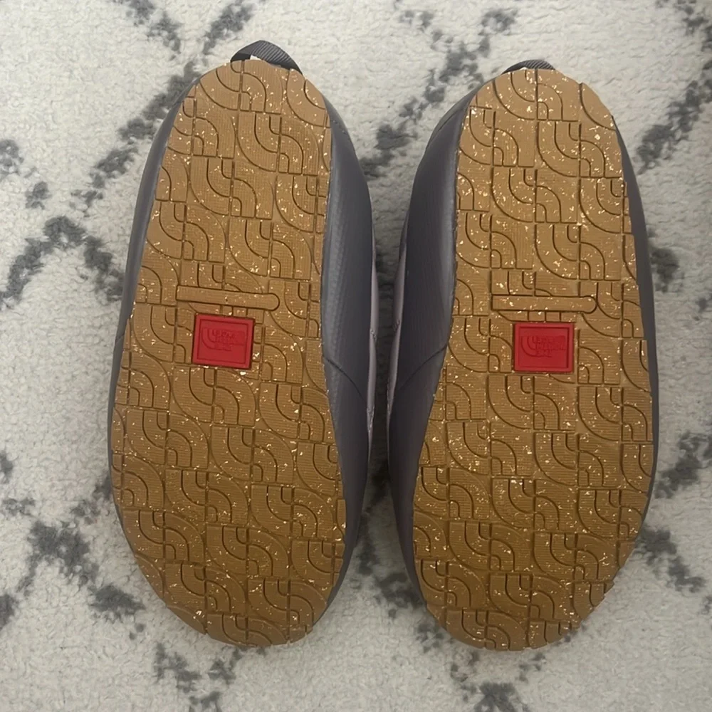Women’s ThermoBall™ V Traction Mules. Size 6US. Moonstone Grey-Lunar Stone - Picture 3 of 5